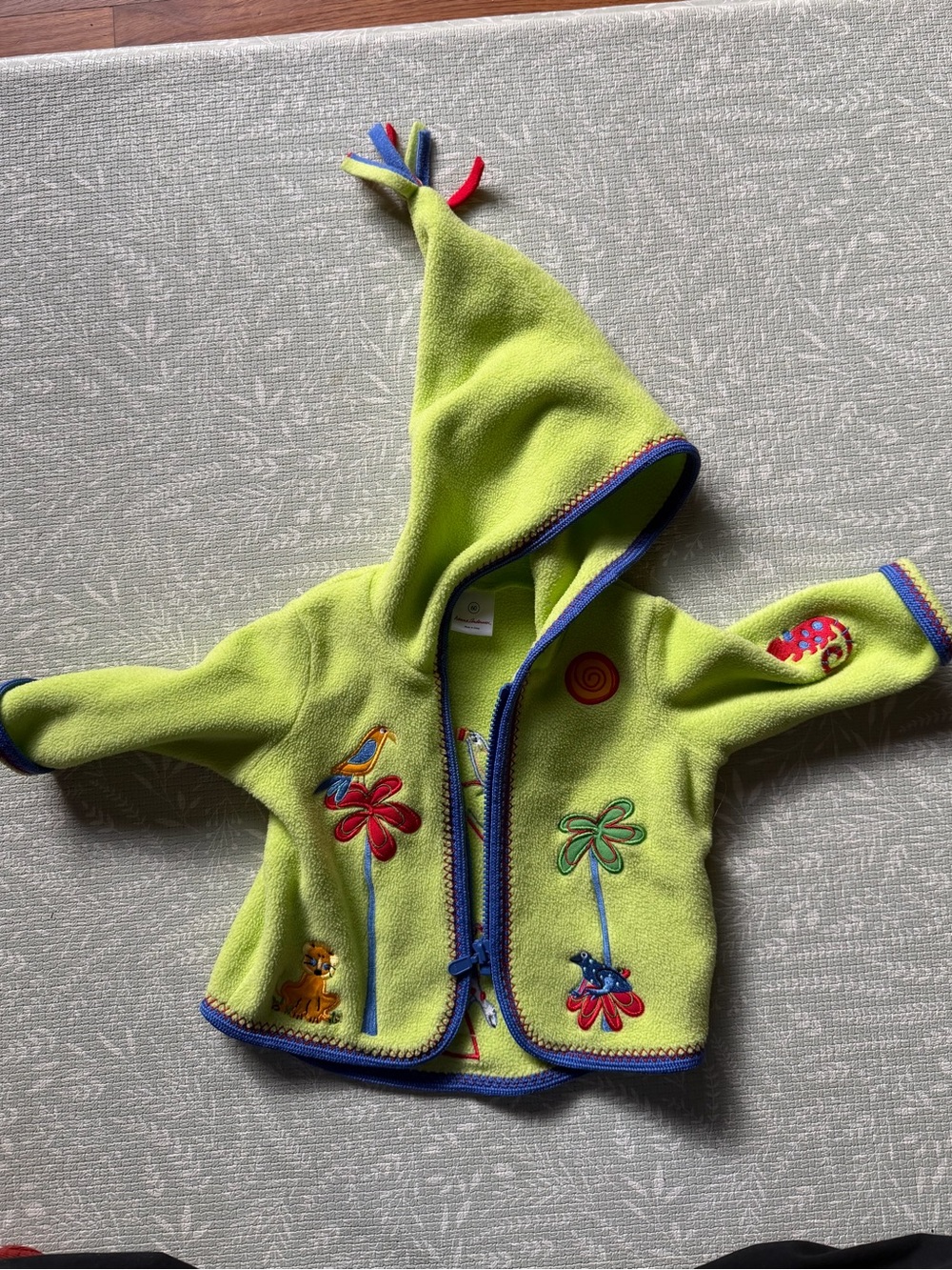 Green fleece with embroidered animals - 3-6 months - Picture 2 of 2